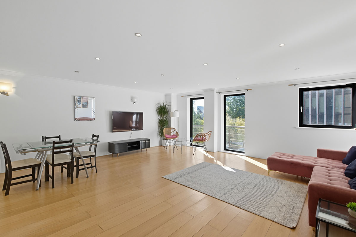 68 Meridian Place, Canary Wharf, E14 9FF Living Room
