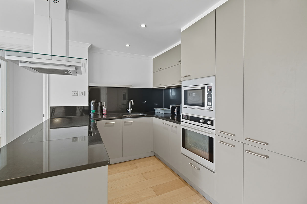 68 Meridian Place, Canary Wharf, E14 9FF Kitchen