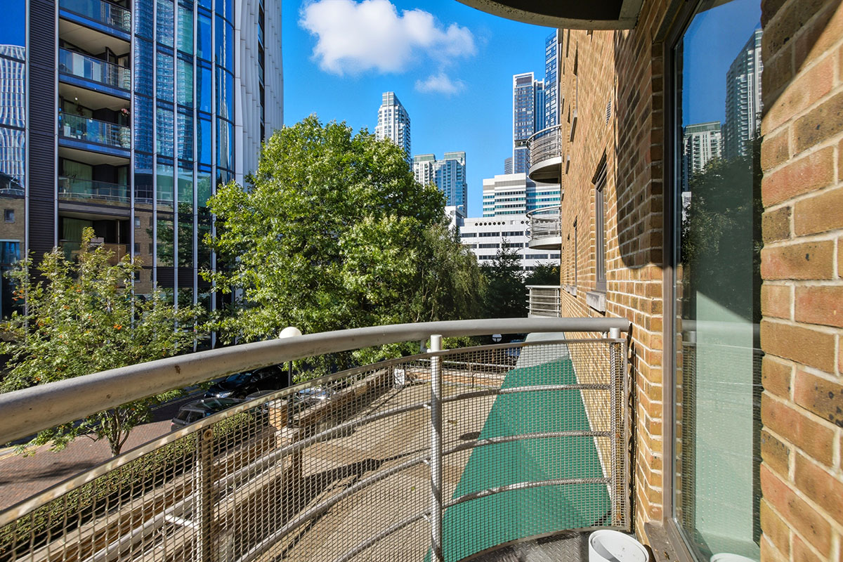 68 Meridian Place, Canary Wharf, E14 9FF Balcony